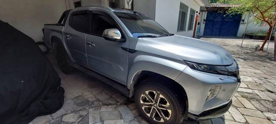 MITSUBISHI L200 TRITON 2.4 16V TURBO DIESEL SPORT HPE-S CD 4P 4X4 AUTOMÁTICO